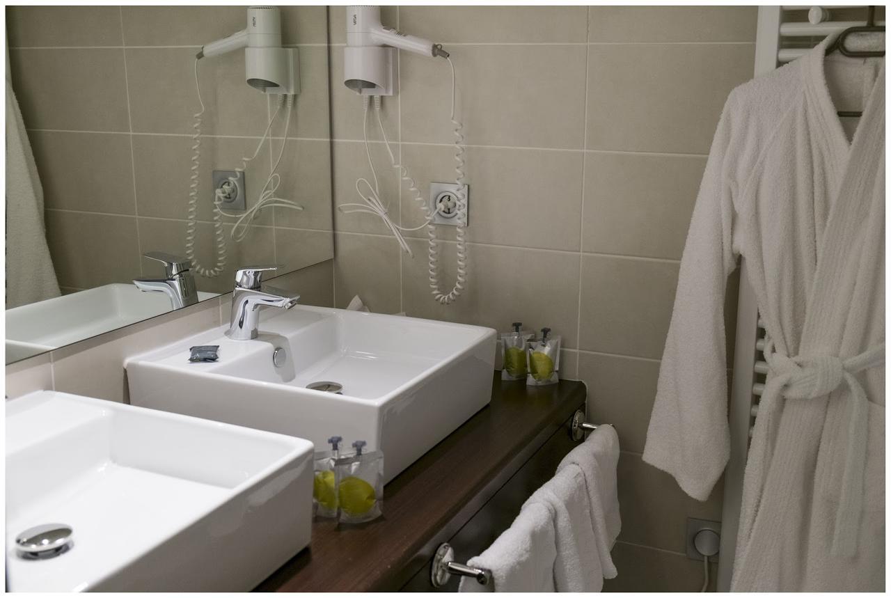 Hotel Corrieu La Llagonne Ngoại thất bức ảnh